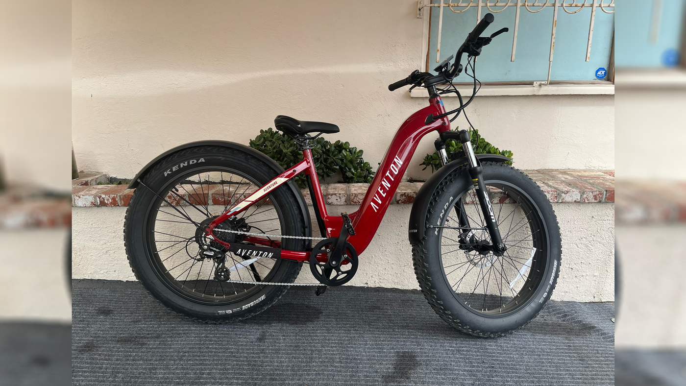 Red Aventon Aventure 1